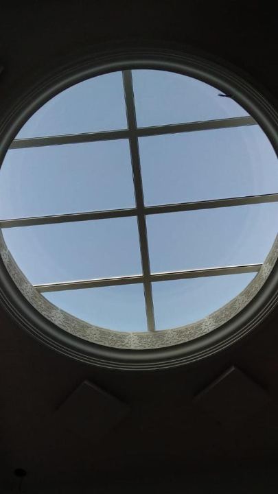 السكاي لايت (المناور الزجاجية)