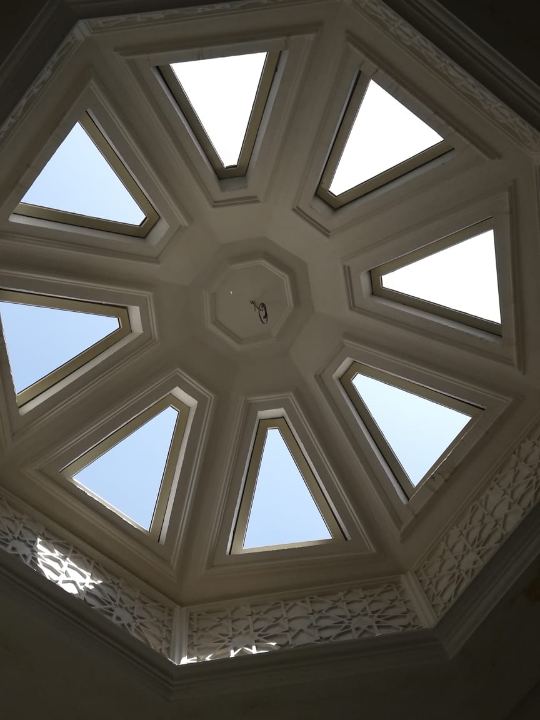 السكاي لايت (المناور الزجاجية)