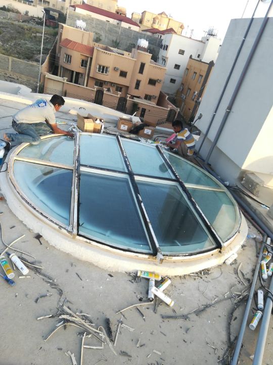 السكاي لايت (المناور الزجاجية)