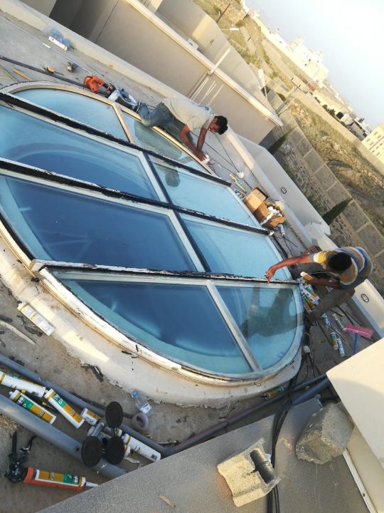 السكاي لايت (المناور الزجاجية)