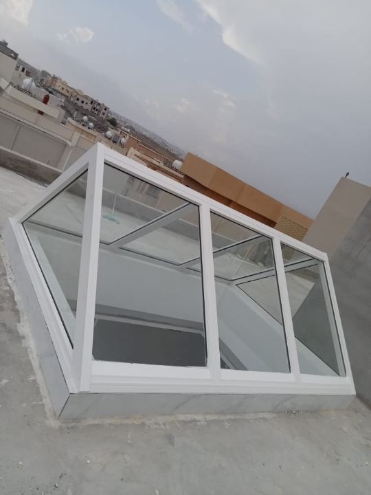السكاي لايت (المناور الزجاجية)